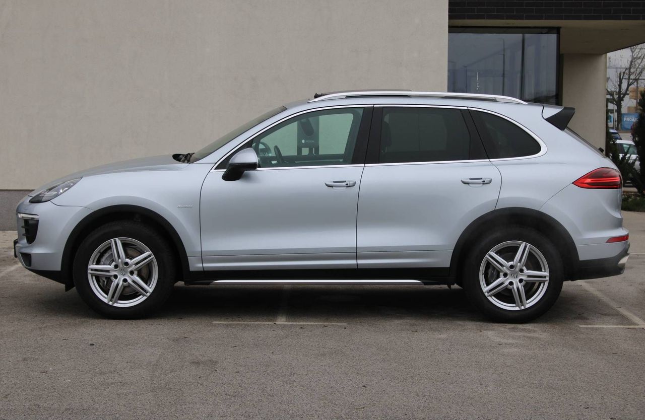 Zunanja slika - Porsche Cayenne - 3.0 TD Platinum Edition HLAJ SED PANO KEYLESS - 7