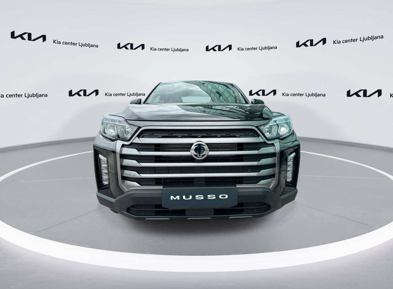 Zunanja slika - SsangYong Musso - Grand 2.2 XDi Ultimate 4WD AT - 2