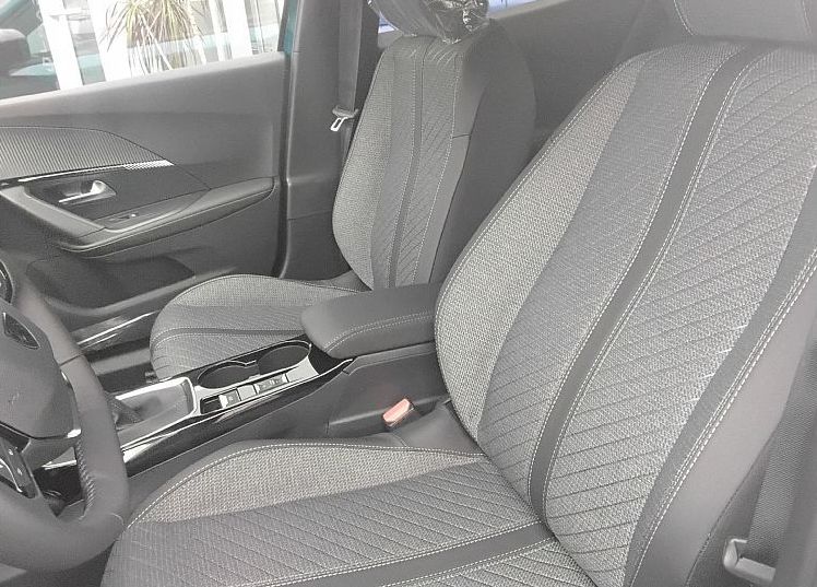 Zunanja slika - Peugeot 2008 - ALLURE PureTech 100 - 6