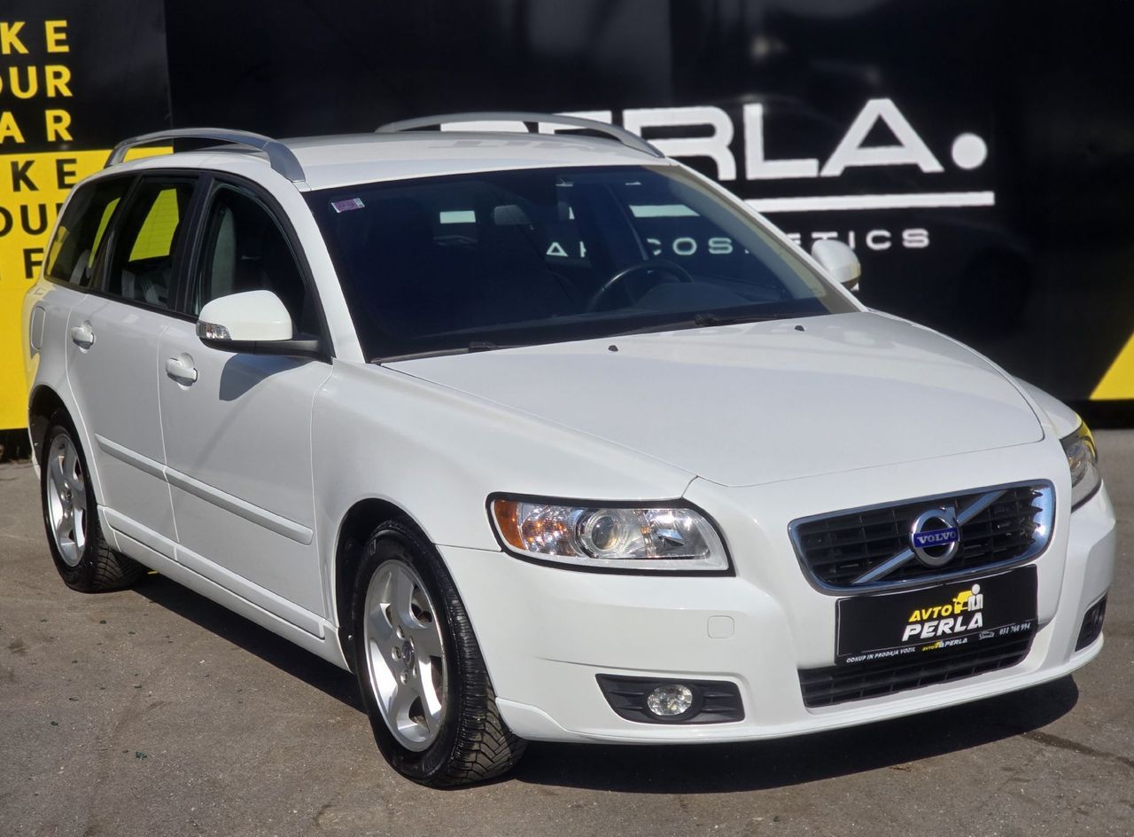 Zunanja slika - Volvo V50 - D3 Auto BUSINESS EDITION-ODLIČEN-5 VALJNI MOTOR - 2