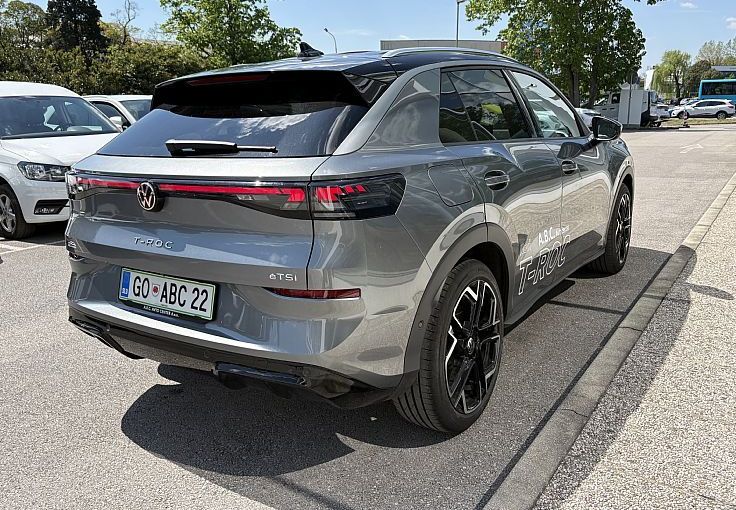 Zunanja slika - VW T-Roc - 1.5 eTSI R-Line DSG - 3