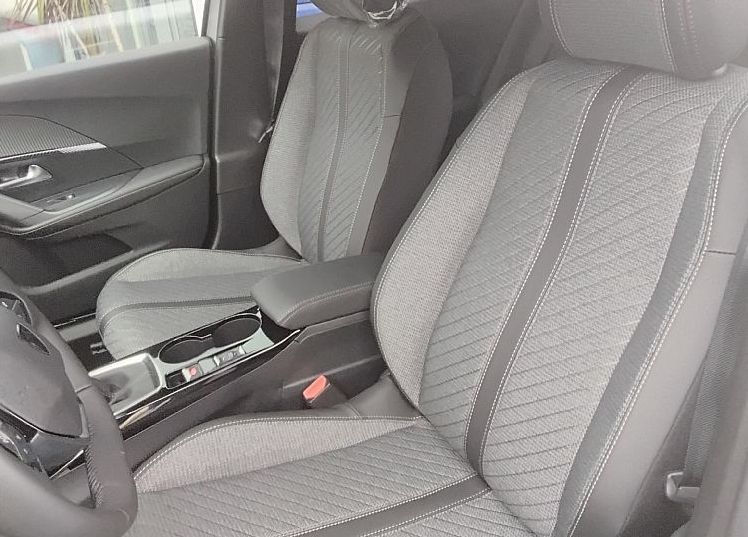 Zunanja slika - Peugeot 2008 - ALLURE PureTech 100 - 6