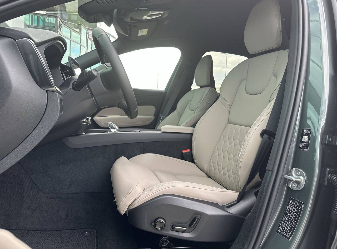 Zunanja slika - Volvo XC60 - B5  P  AWD Plus Dark... - 10