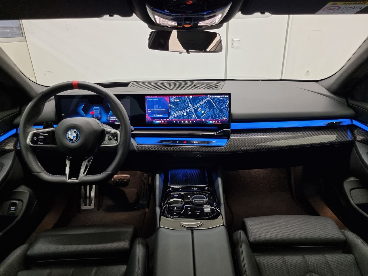 Zunanja slika - BMW i5 - M60 xDrive Limuzina - 18