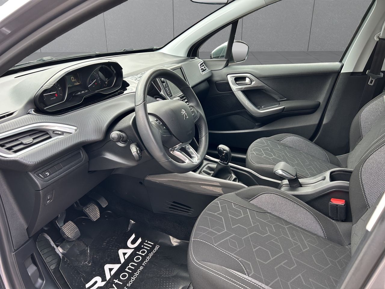Zunanja slika - Peugeot 2008 - 1,2 PureTech 82 Style - 6