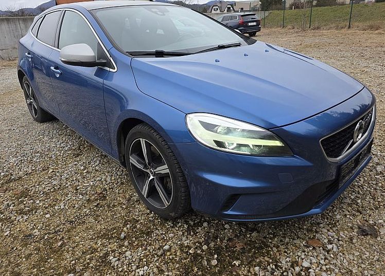 Zunanja slika - Volvo V40 - T3 A R-Design Polar+ FULLED•PANOR•GRETJE•KAMER•17C - 1
