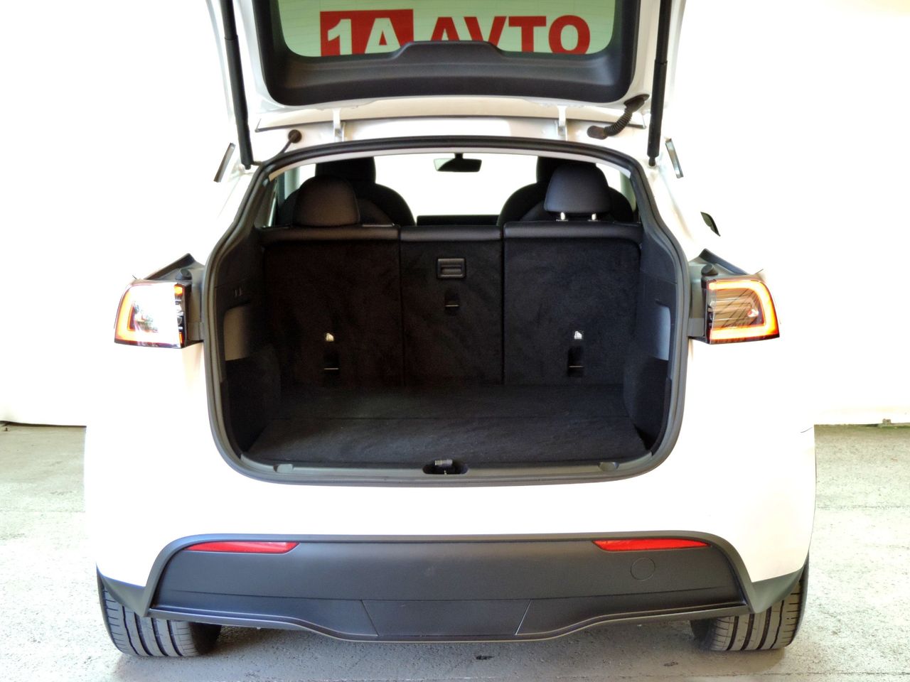 Zunanja slika - Tesla Model Y - Long Range All-Wheel Drive - 17