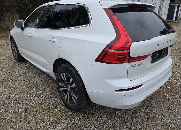 Zunanja slika - Volvo XC60 - B4D AWD AUT Momentum Pro FULLED•ACC•BLIS•KAMER•18C - 3