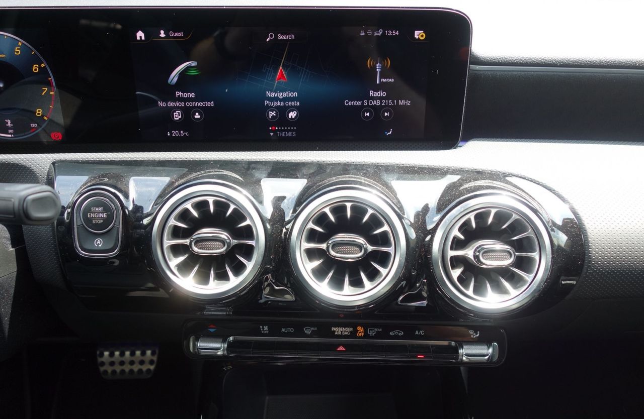 Zunanja slika - Mercedes-Benz A-Razred - Mercedes-AMG A 35 4MATIC+ - 9