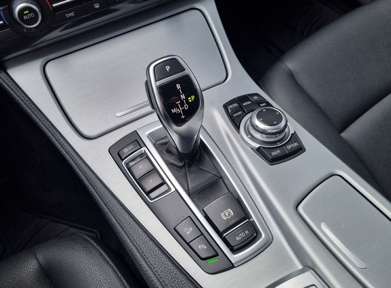 Zunanja slika - BMW Serija 5 - Touring: 525d xDrive AVTOMATIK-HARMAN KARDON-PDC - 12