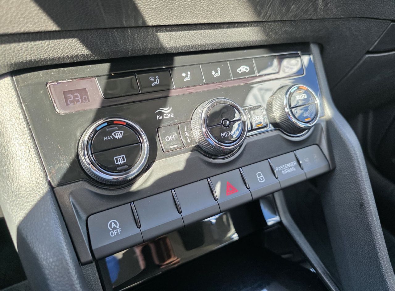 Zunanja slika - Škoda Karoq - 1.6 TDI Style.FULL LED.NAVI.HITRI KREDIT - 16