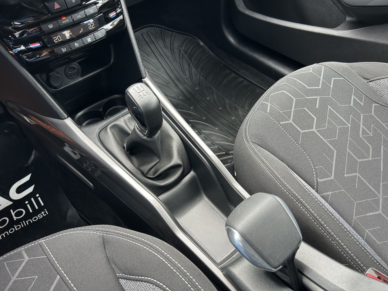 Zunanja slika - Peugeot 2008 - 1,2 PureTech 82 Style - 12