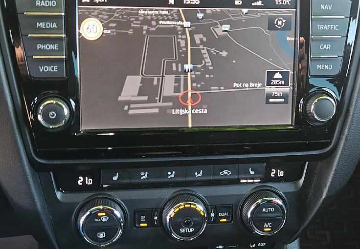 Zunanja slika - Škoda Octavia - RS 2.0 TSI 220ks DSG °PANORAMA° °18-COL° - 9