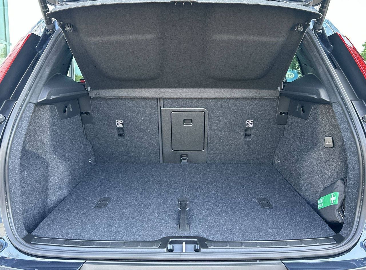 Zunanja slika - Volvo XC40 - B3 P Core AT DCT... - 12