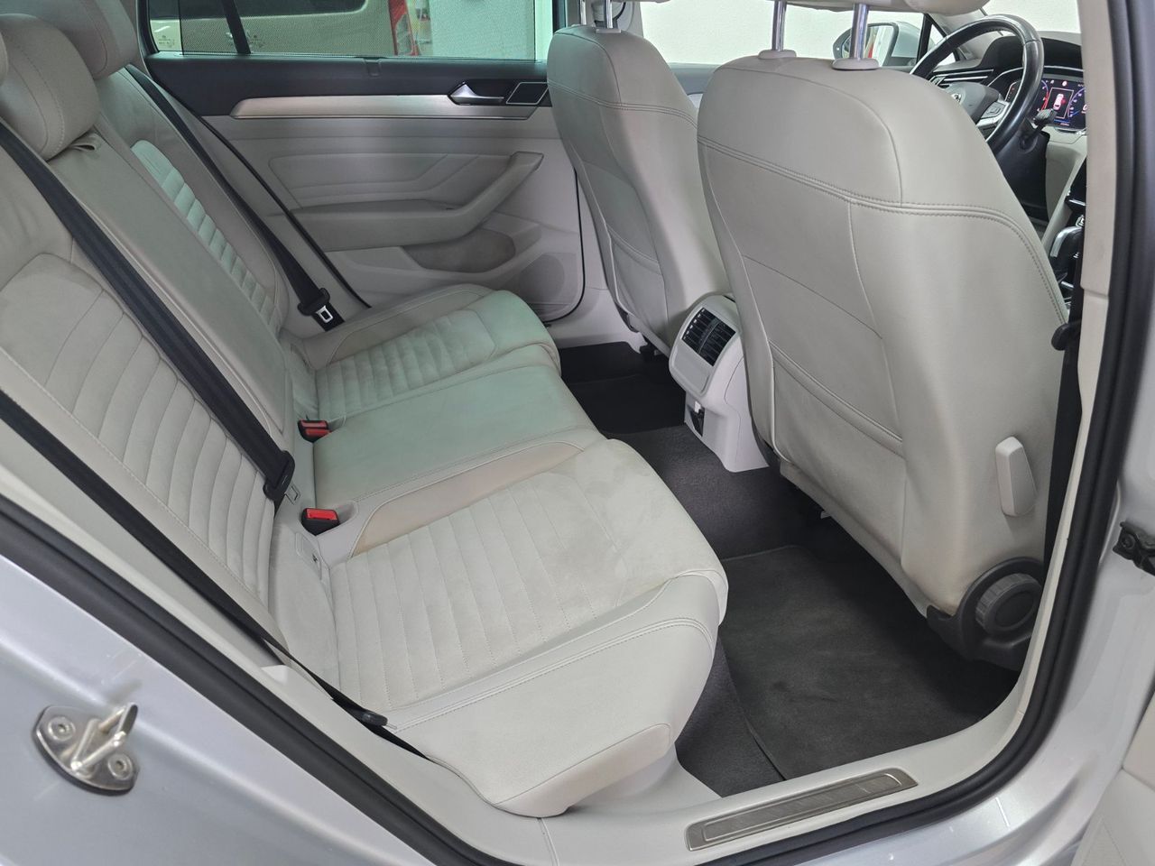 Zunanja slika - VW Passat - Variant 2,0 TDI BMT Connect DSG - 6