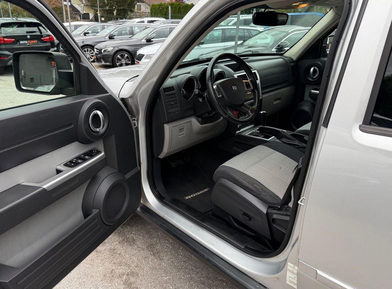 Zunanja slika - Dodge Nitro - 2.8 16V CRD 4WD AUT. SLO.VOZILO MULTIMEDIJA KAMERA - 11