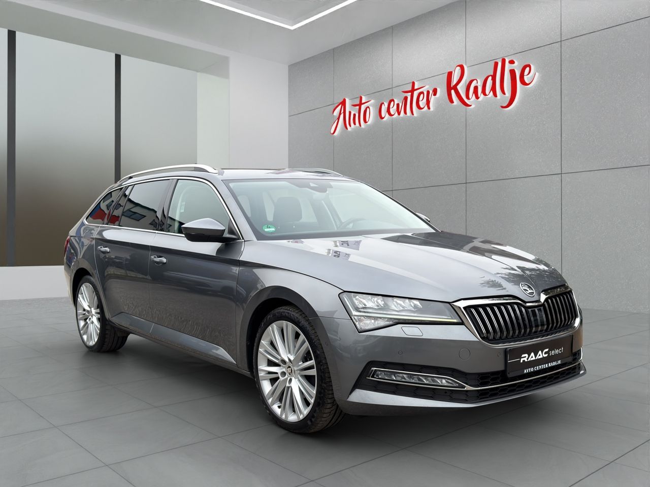 Zunanja slika - Škoda Superb - Combi 4x4 2,0 TDI DSG - 4