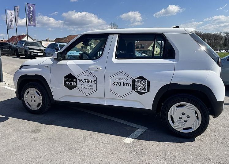 Zunanja slika - Hyundai Inster - 71 kW 42 kWh TREND - SUBVENCIJA  7.200 EUR - 4