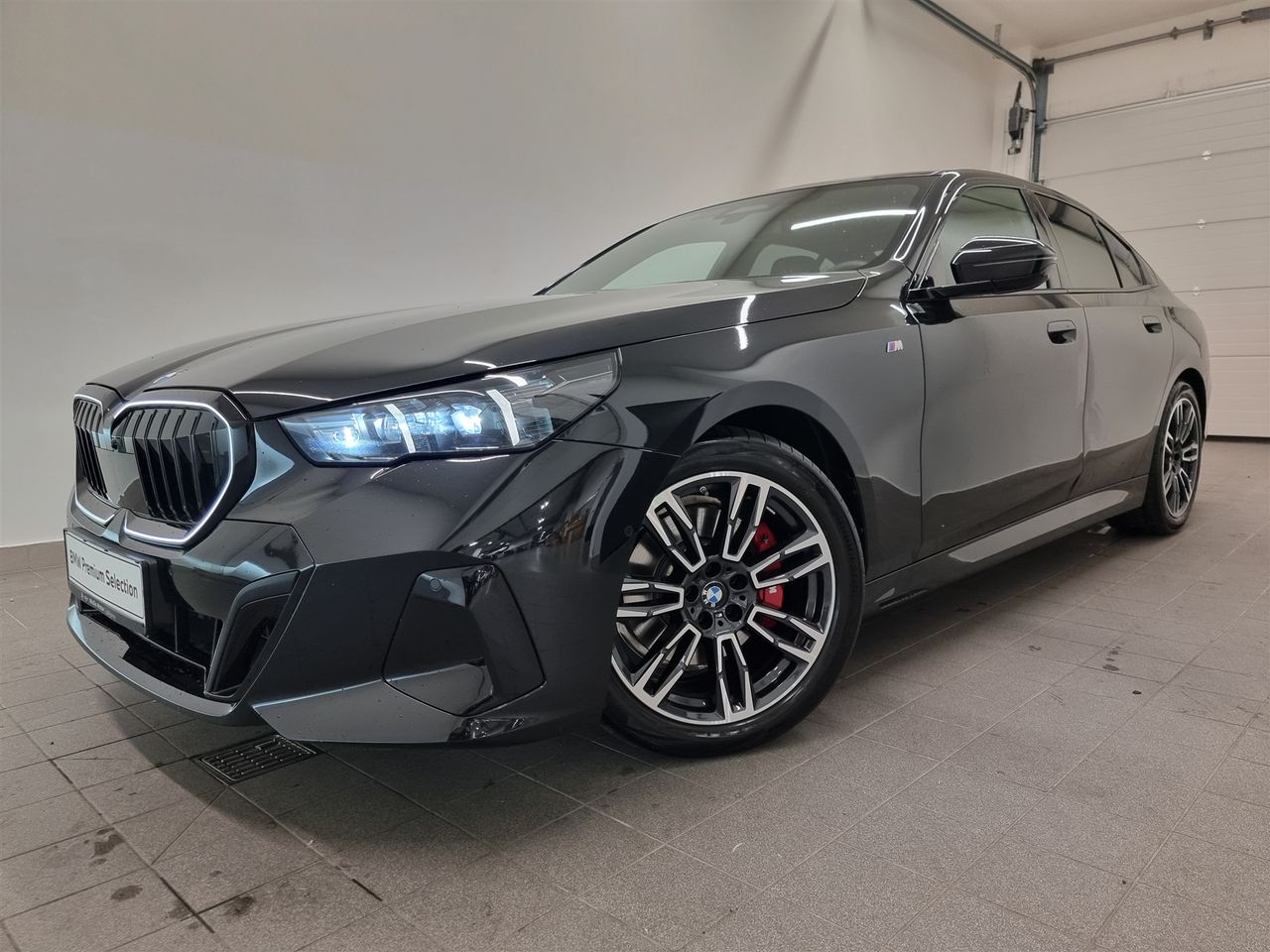 Zunanja slika - BMW Serija 5 - 520d xDrive Limuzina - 1