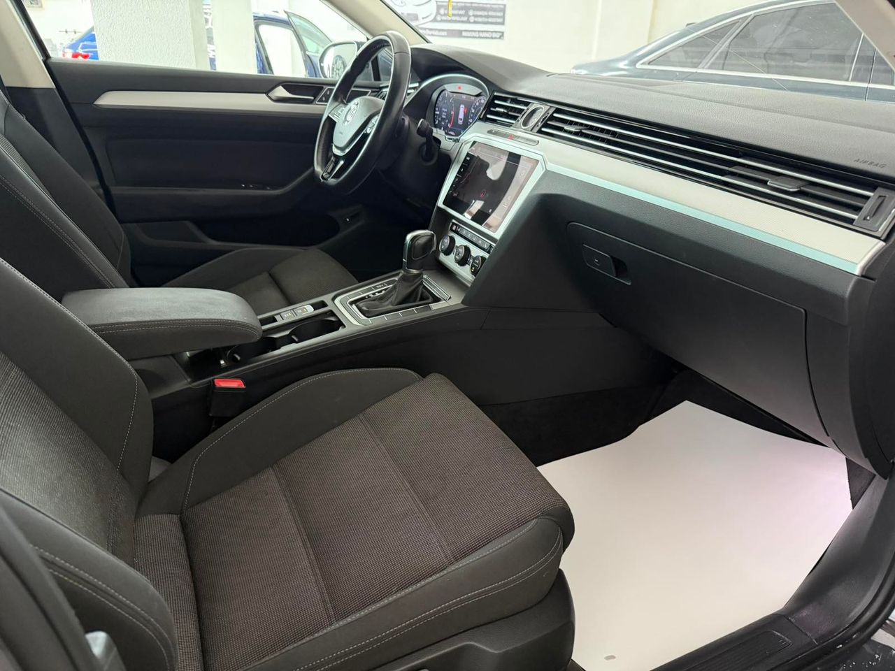 Zunanja slika - VW Passat - Variant 2,0 TDI BMT Connect DSG - 4