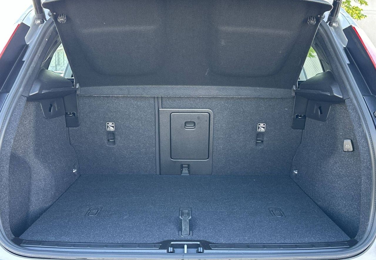 Zunanja slika - Volvo XC40 - B3P Plus Dark Avt - 11