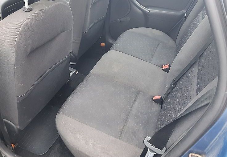 Zunanja slika - Ford Focus - 1.6 16V Comfort - 6
