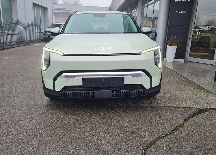 Zunanja slika - KIA EV3 - 58.3 kWh baterija. 150 kW  204 KM  Star - 3