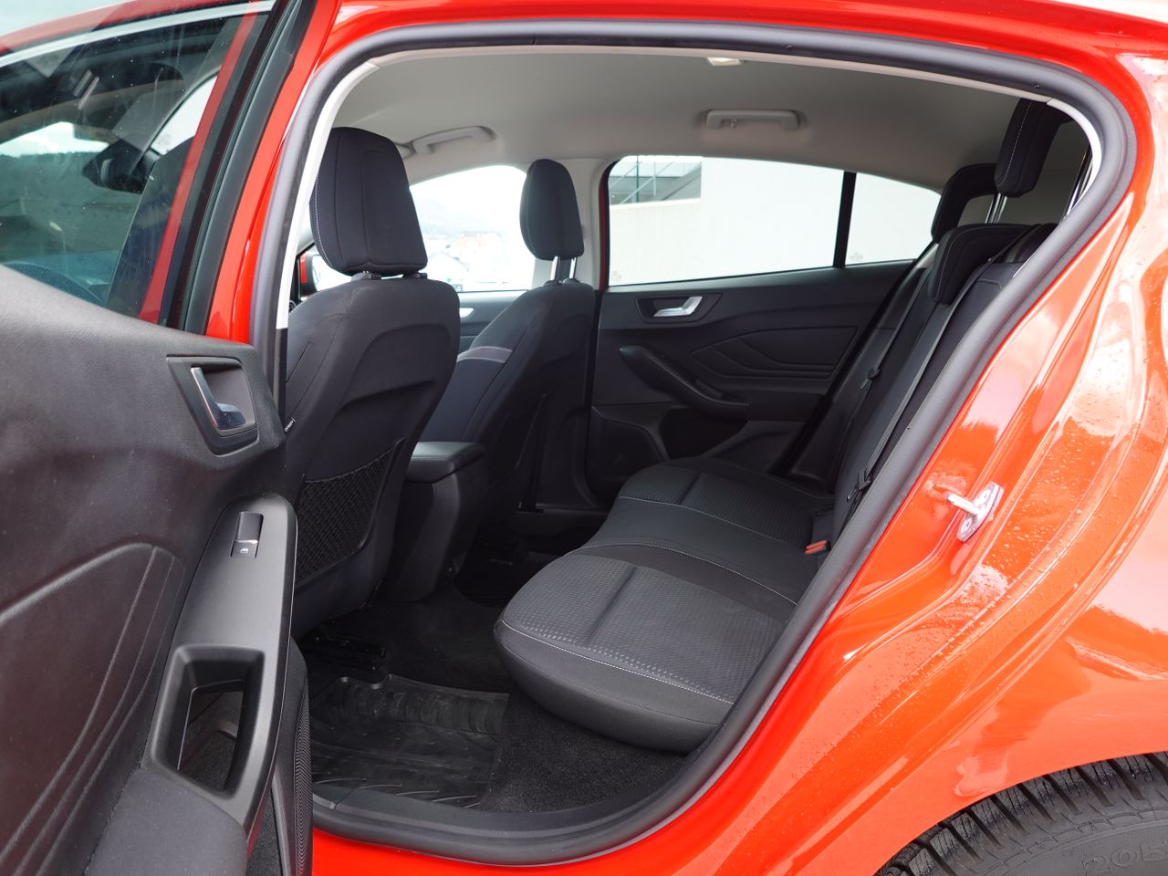 Zunanja slika - Ford Focus - 1,0 EcoBoost Trend - 6