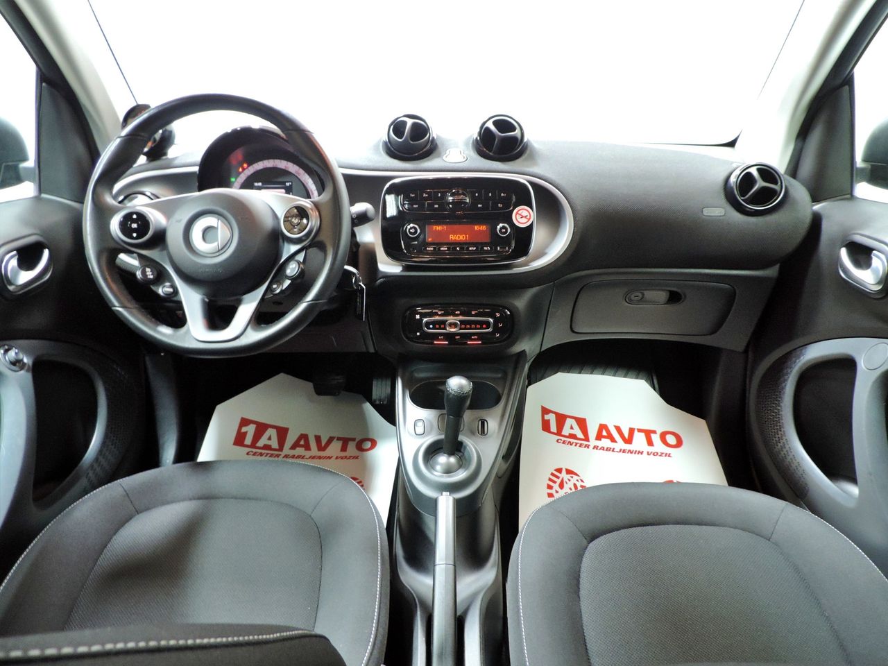 Zunanja slika - Smart Smart fortwo - 60 kW 82 KM electric drive - 11