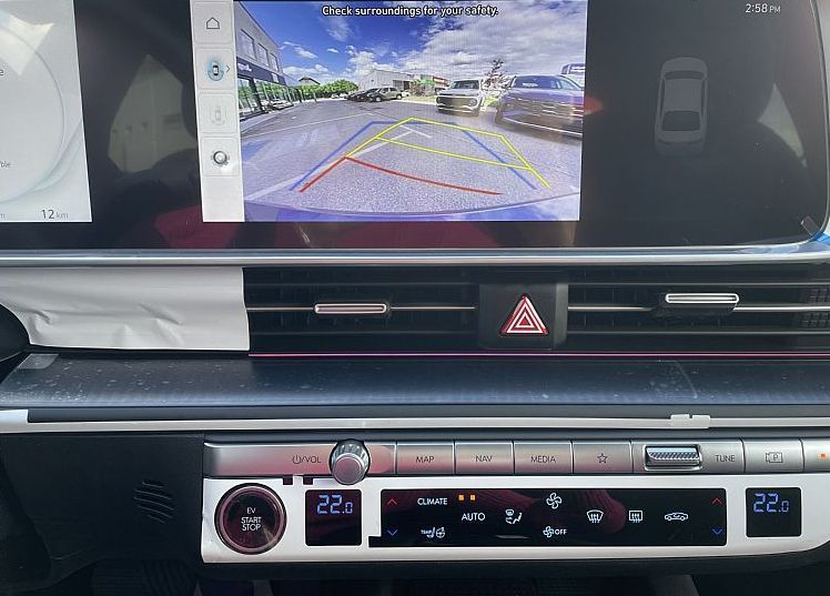 Zunanja slika - Hyundai Ioniq 6 - BEV 77KWH PREMIUM + WINTER. EL. KLJUKE - 5
