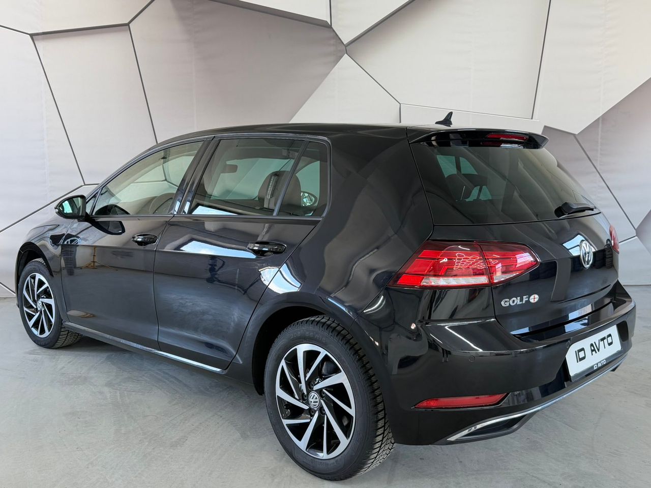 Zunanja slika - VW Golf - 2,0 TDI BMT Highline - 4