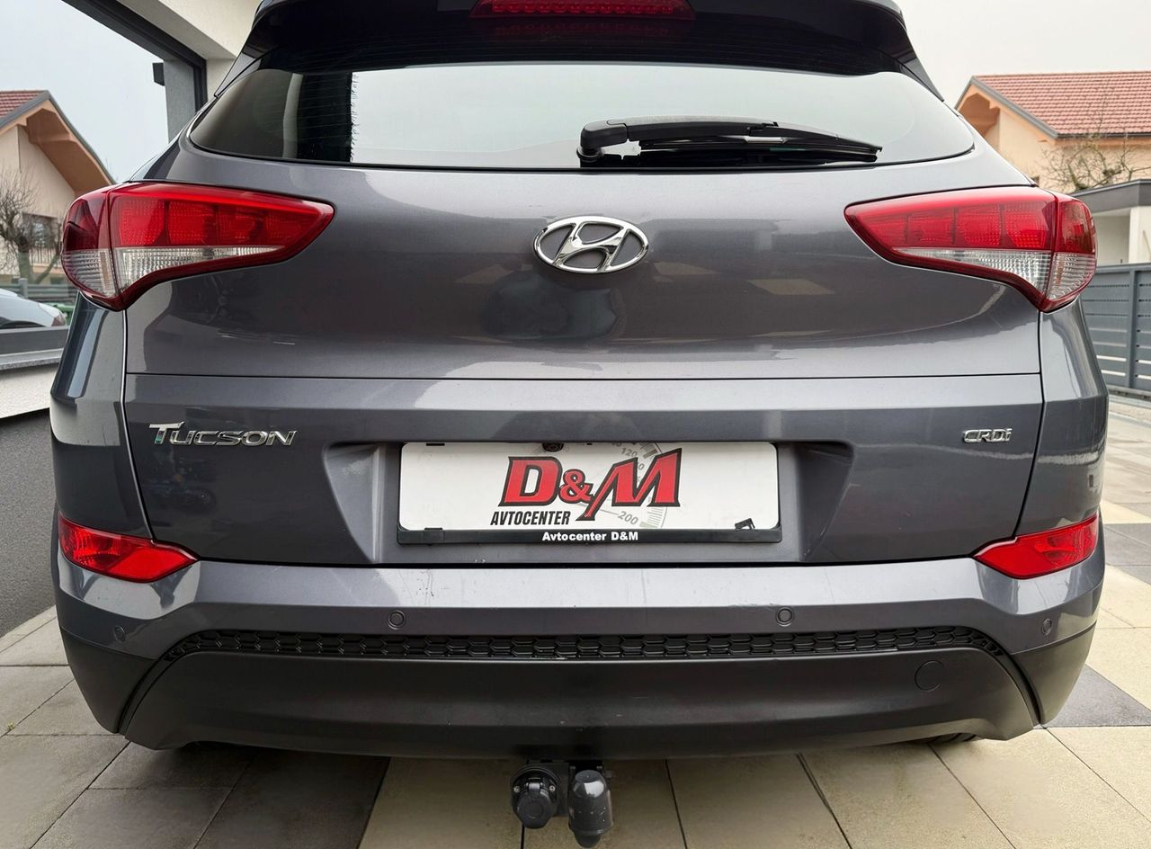 Zunanja slika - Hyundai Tucson - 1.7 CRDI|P4NORAMA|KAMERA|VLEČNA KLJUKA|17COL - 4