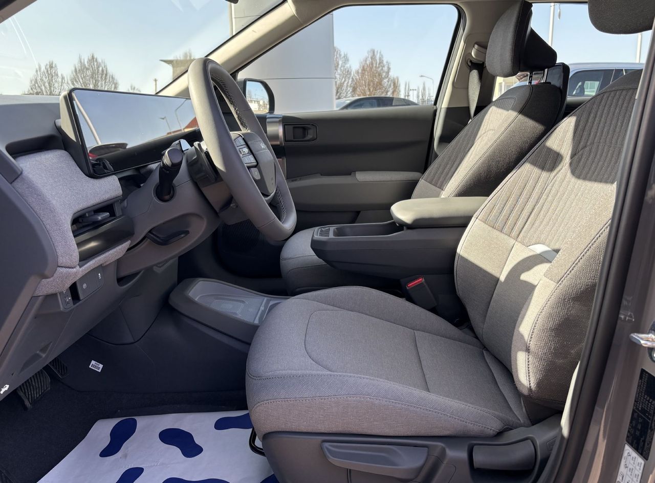 Zunanja slika - KIA EV3 - 58.3 kWh baterija. 150 kW  204 KM  Sky - 7