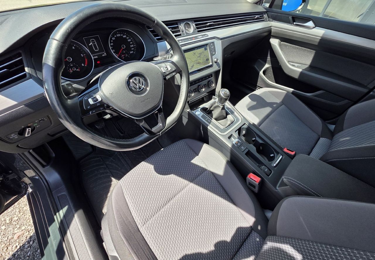 Zunanja slika - VW Passat - Variant 1.6 TDI BMT Comfortline.NAVI.GRETJE SEDŽEV. - 6