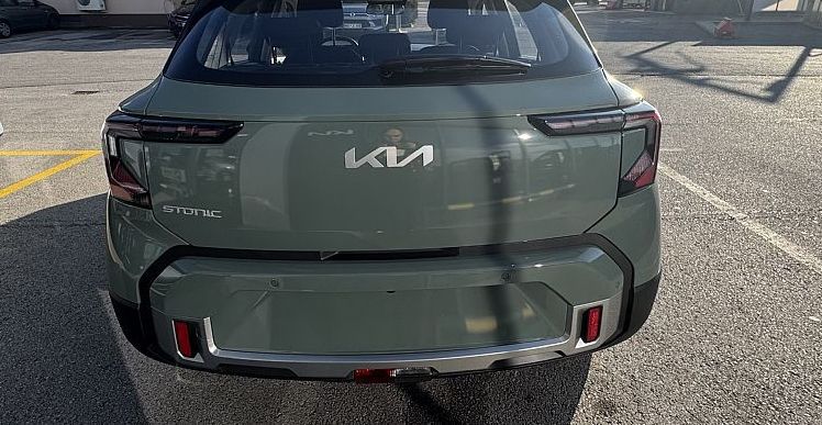Zunanja slika - KIA Stonic - 1.0 T -LX SMART M T - 4