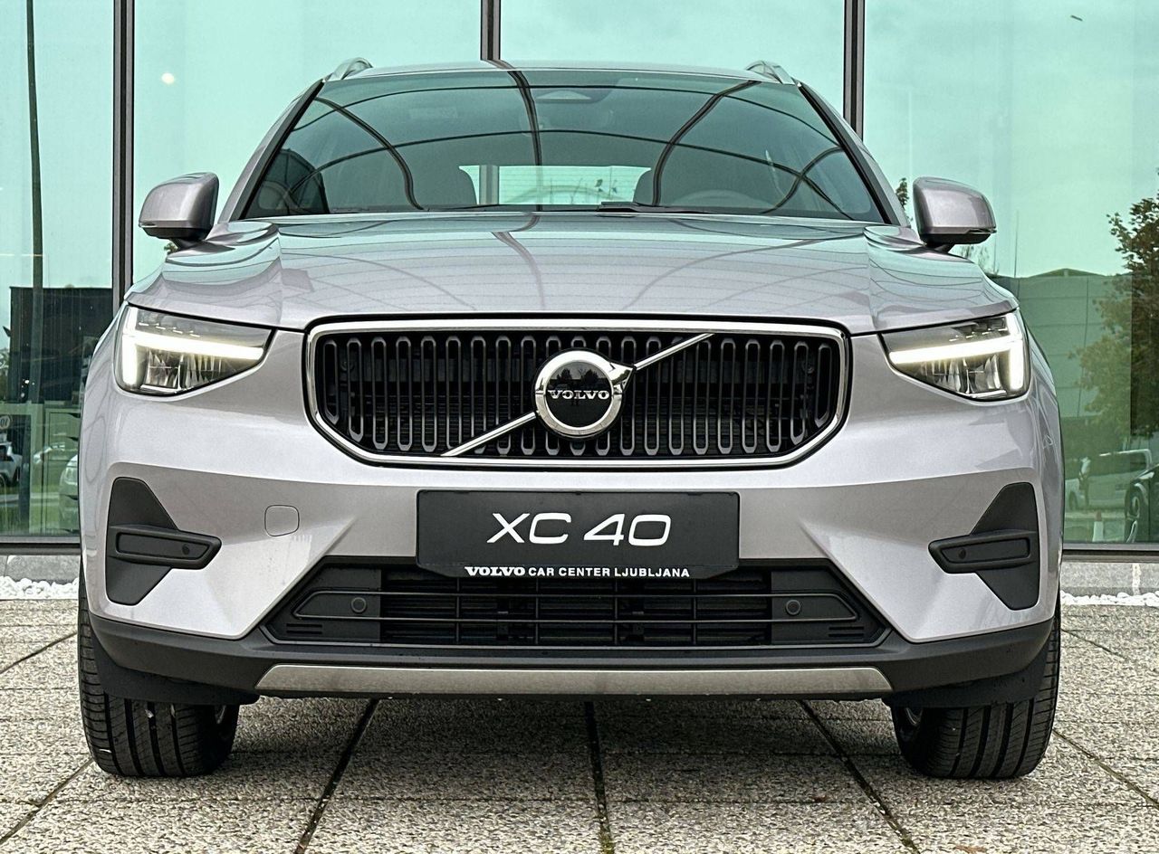 Zunanja slika - Volvo XC40 - B3 P Core AT DCT... - 2