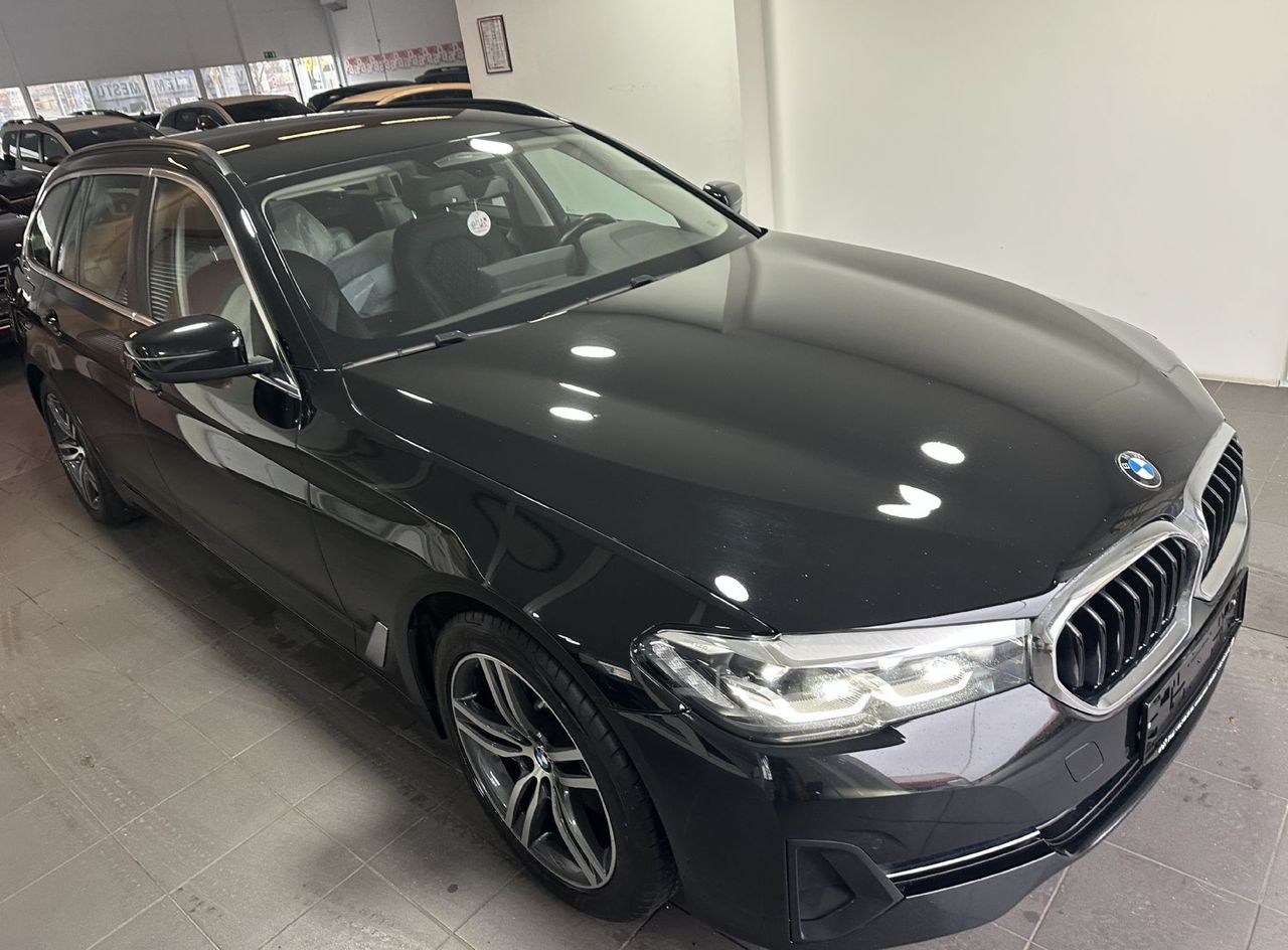 Zunanja slika - BMW Serija 5 - Touring: 530e Touring Avt.4ALU.KAMERA.ACC.LED.NAVI.USNJE - 15