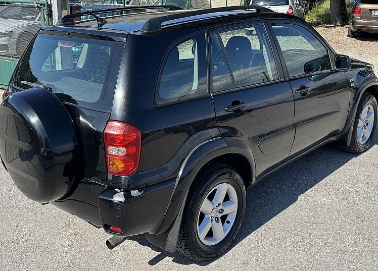 Zunanja slika - Toyota RAV4 - 2.0d 116ks 4x4 °SLO-POREKLO° °SAMO 190.900 km° - 3