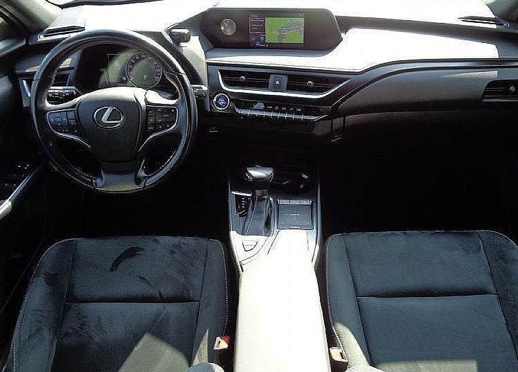 Zunanja slika - Lexus UX - 250h HYBRID - samo 68.299 kilometrov - 6