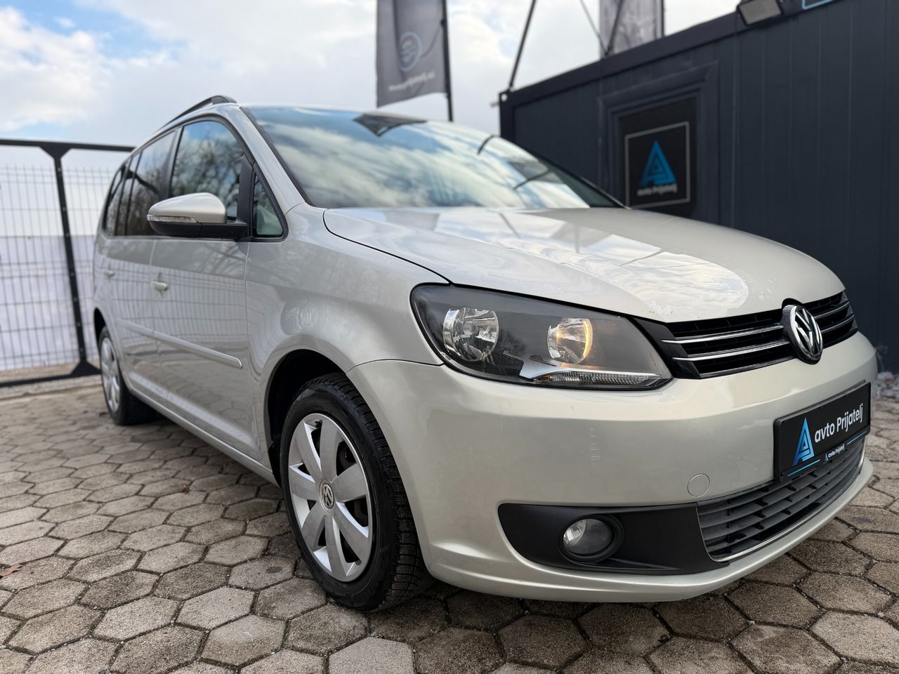 Zunanja slika - VW Touran - 1.6 TDI BlueMotion | AVT | 7 SED - 5