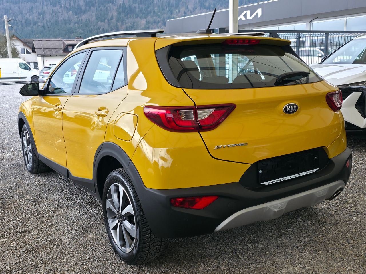 Zunanja slika - KIA Stonic - 1.0 T-GDi 73.3 kW(100 KM) LX Urban DCT - 3