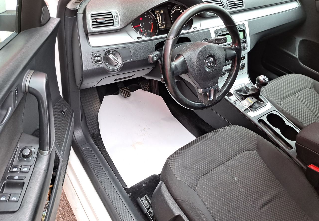 Zunanja slika - VW Passat - Variant 1.6 TDI  Comfortline -ODLIČEN- - 8