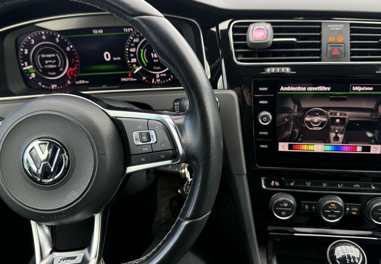 Zunanja slika - VW Golf - 1.5TSI R-Line WEBASTO-LED-VIRTUAL-6rSed-AMB-ACC-DE - 10