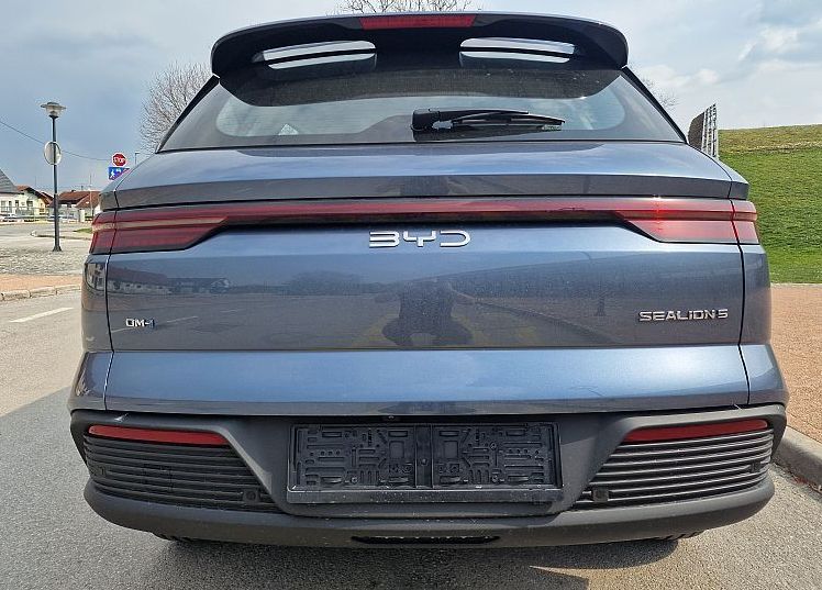 Zunanja slika - BYD Sealion 5 - DM-i COMFORT PHEV - skupni doseg 992 km - 4