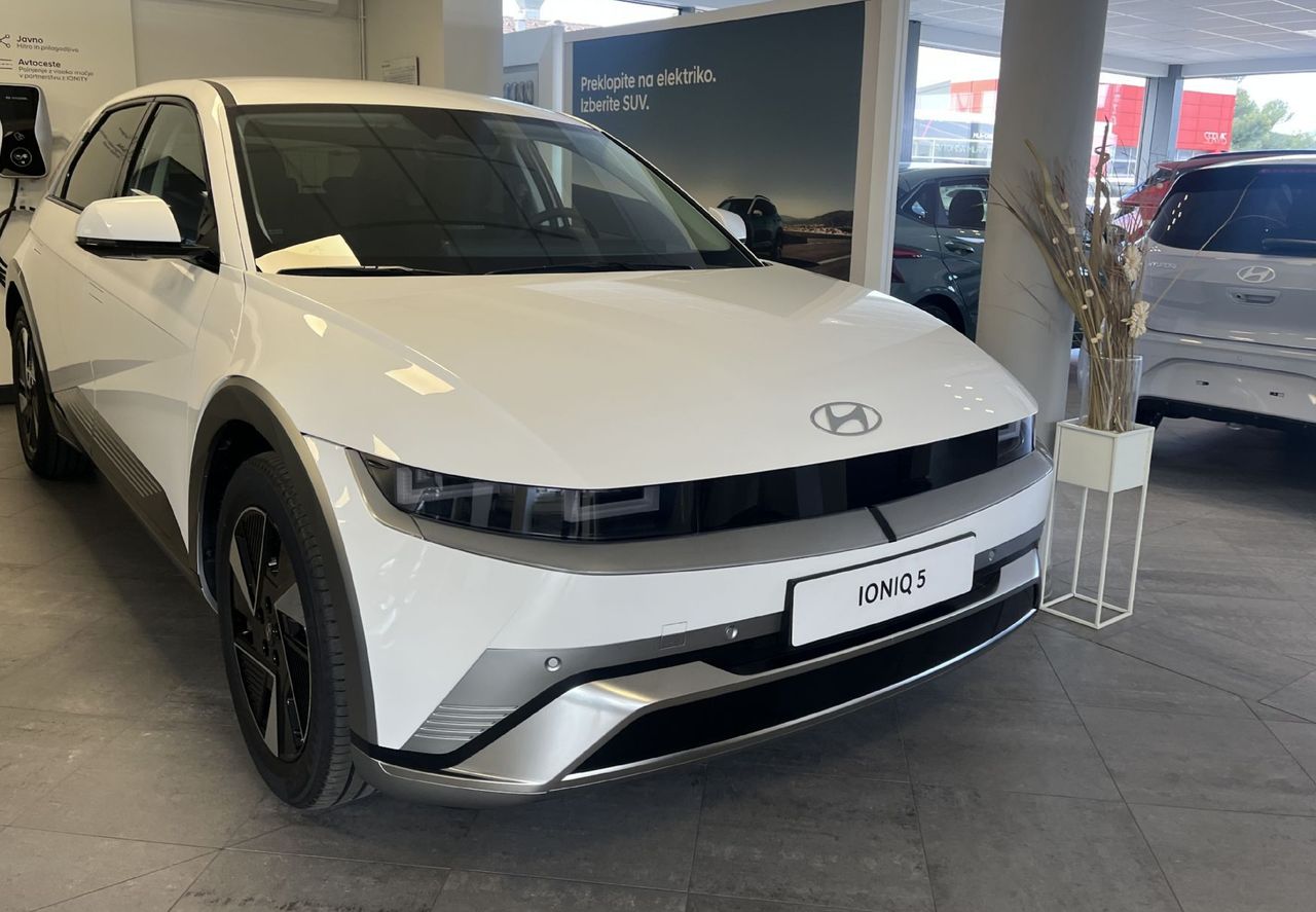 Zunanja slika - Hyundai Ioniq 5 - 84 kWh PREMIUM - 1