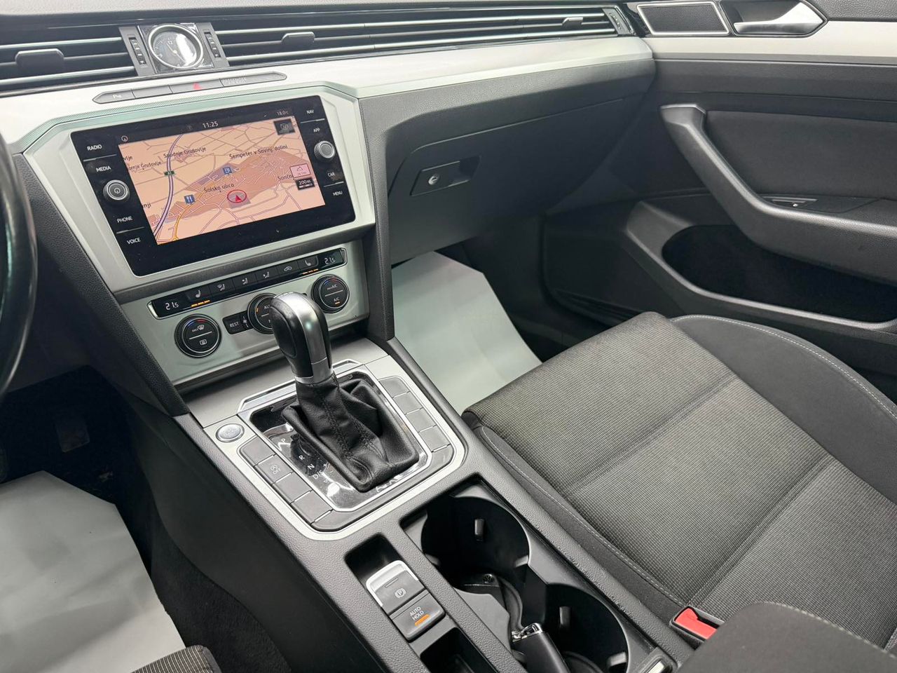 Zunanja slika - VW Passat - Variant 2,0 TDI BMT Connect DSG - 5