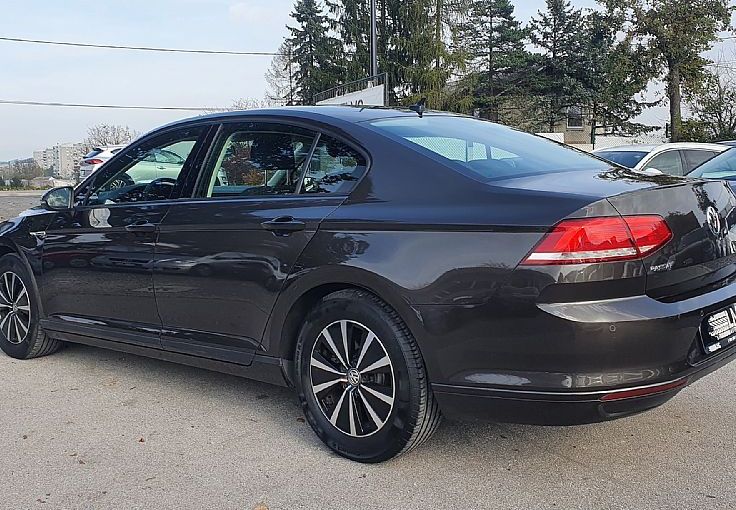 Zunanja slika - VW Passat - 1.6 TDI 120ks °NAVIGACIJA° °2x PDC° °TEMPOMAT° - 7