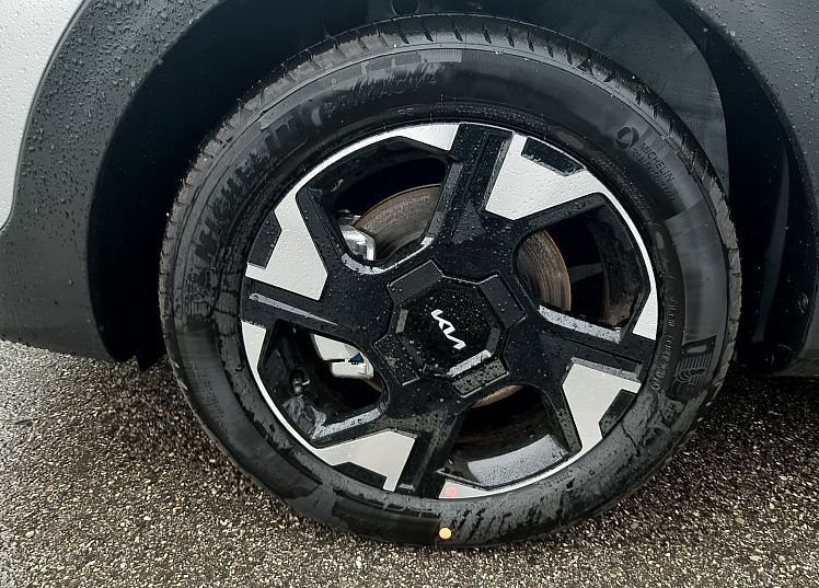 Zunanja slika - KIA Stonic - 1.0 T-GDi 73.6 kW  100 KM  EX Pulse M T - 6