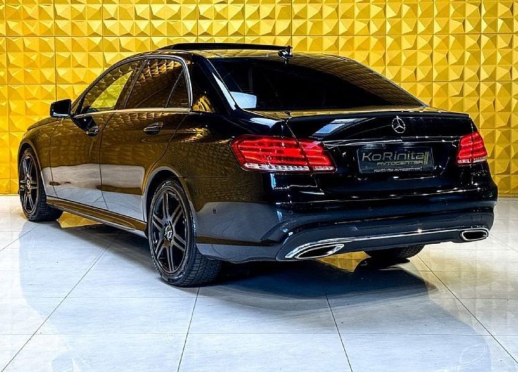 Zunanja slika - Mercedes-Benz E-Razred - E 220CDI AMG LINE-PANO.-GRETJE-NAVI.-F1 - 9