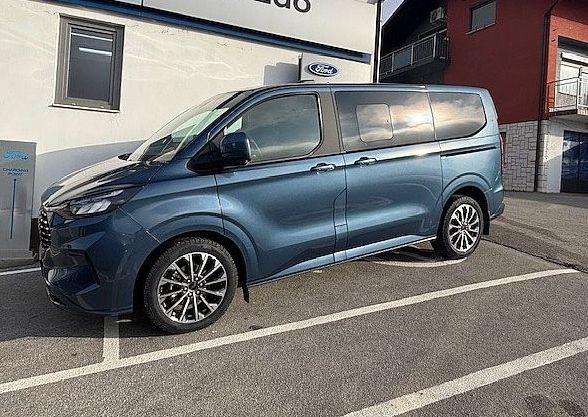 Zunanja slika - Ford Tourneo - Custom TITANIUM X 2.0 TDCi 170KM A8 L1H1 FWD - NOVI MODEL - 3